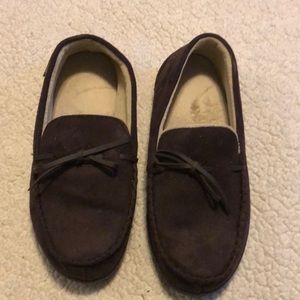 Men’s brown Isotoner house slippers